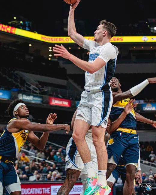 了球队的边 了球队的边